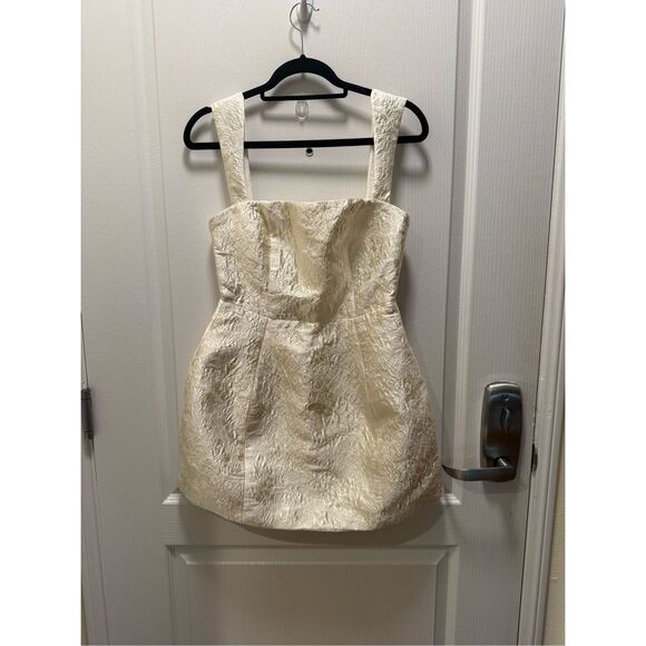 Elliatt Galadirel Mini Dress in White/ cream Bridal Shower Dress size S NWT - Picture 5 of 7